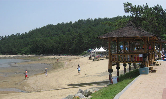 해변 원두막