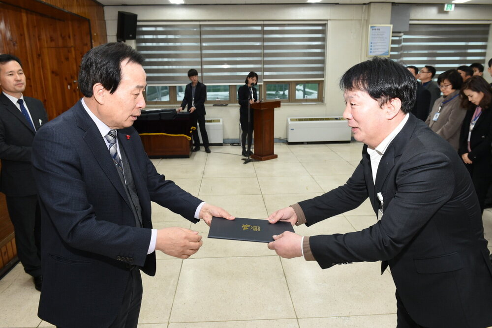 박홍률 목포시장 임용장 전달.