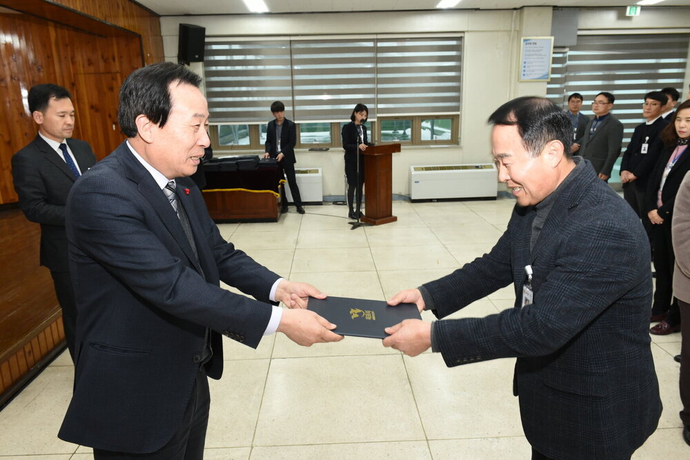 박홍률 목포시장 임용장 전달.