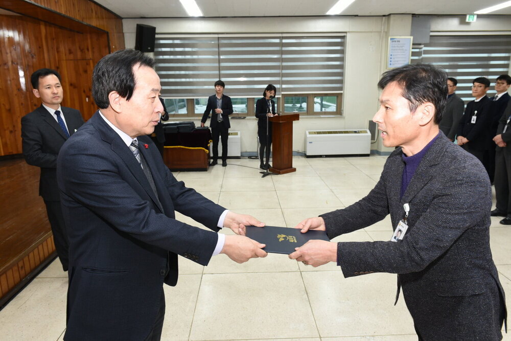 박홍률 목포시장 임용장 전달.