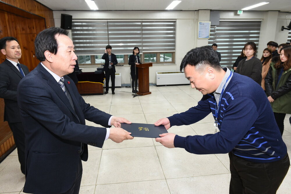 박홍률 목포시장 임용장 전달.