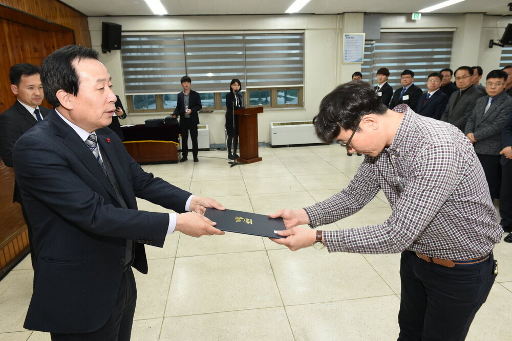 박홍률 목포시장 임용장 전달.