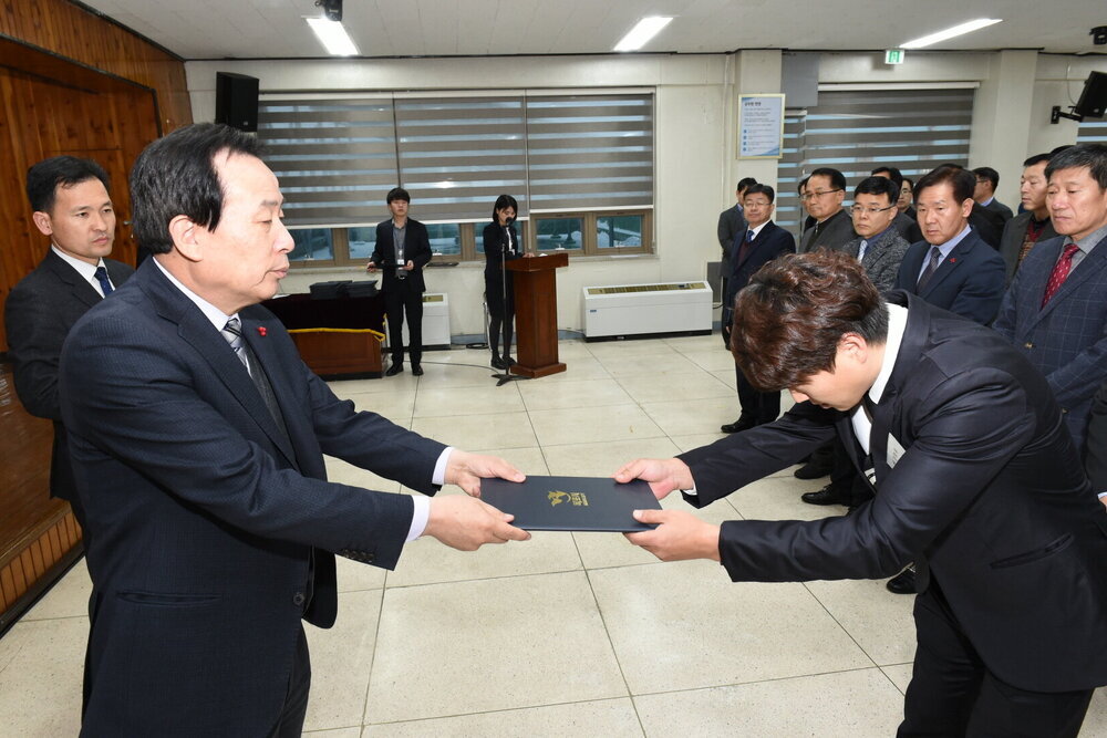 박홍률 목포시장 임용장 전달.