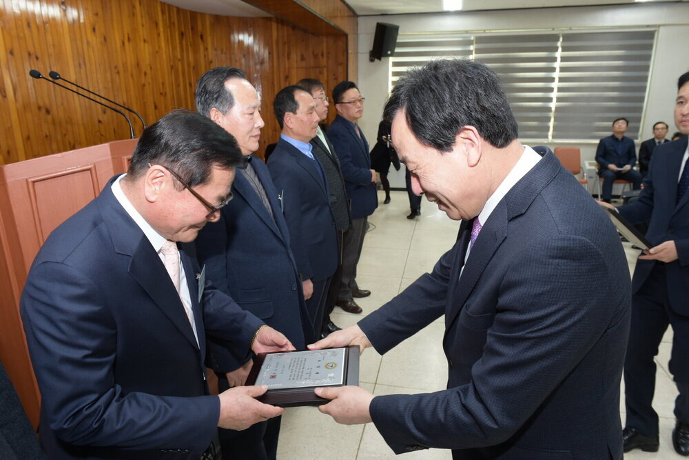 박홍률 목포시장 시정유공자 시상.