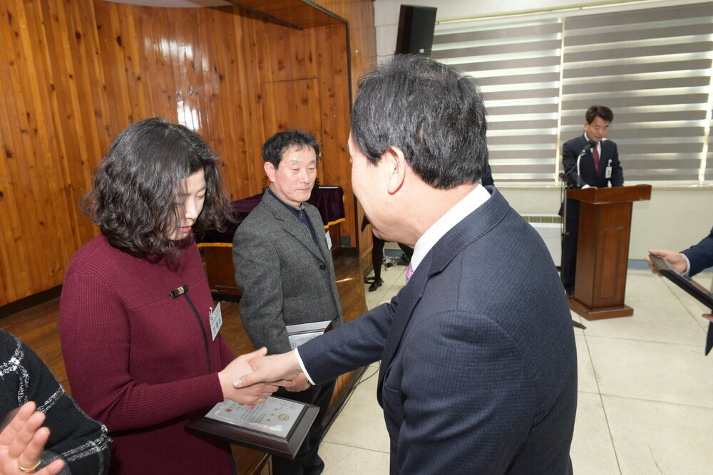 박홍률 목포시장 시정유공자 시상.