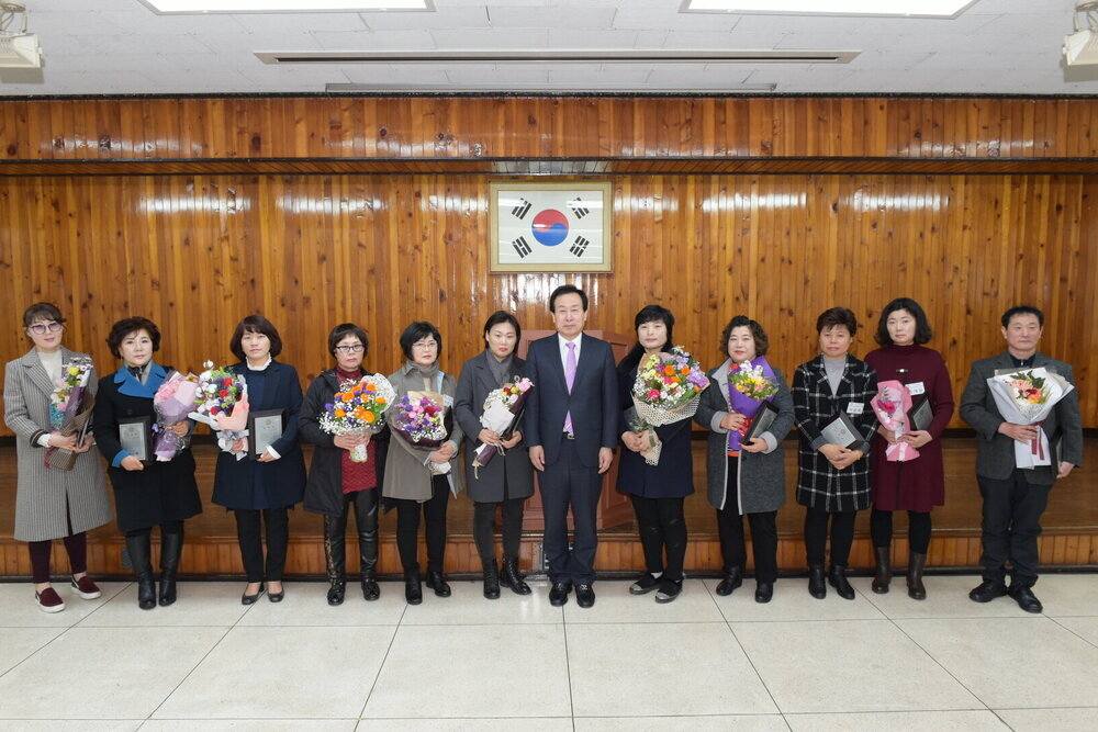 박홍률 목포시장 시정유공자 시상.