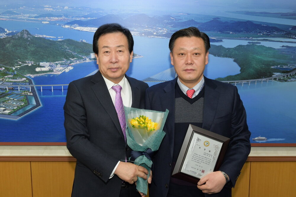 박홍률 목포시장 표창패전달.