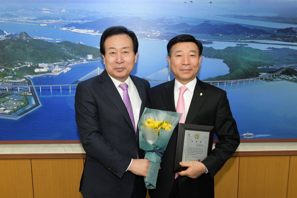 박홍률 목포시장 표창패전달.