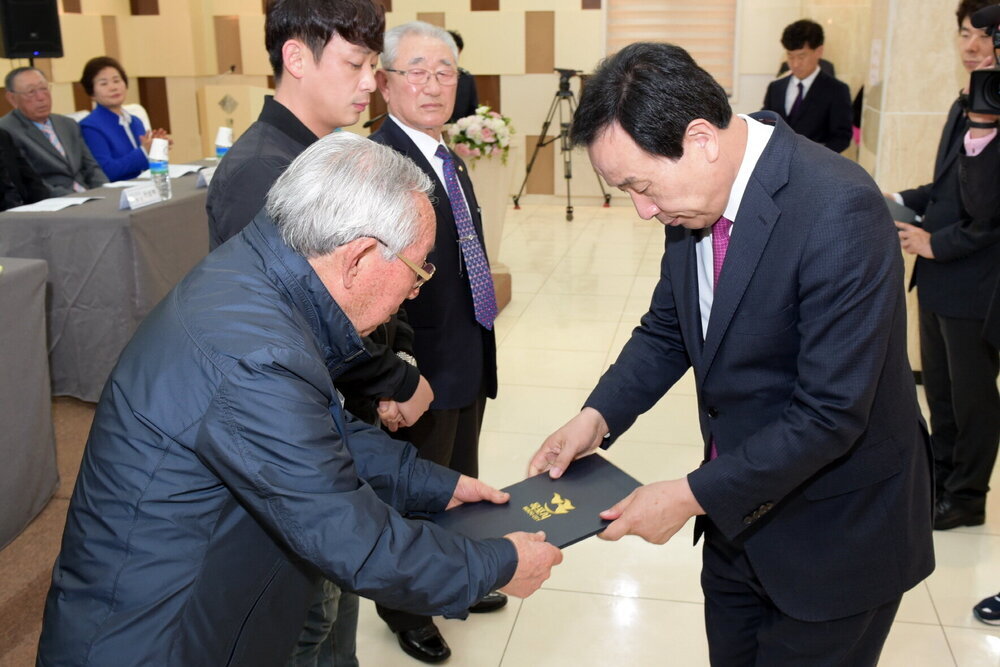 박홍률 목포시장 모범시민 시상.