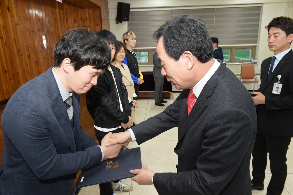 박홍률 목포시장 위촉장 수여.