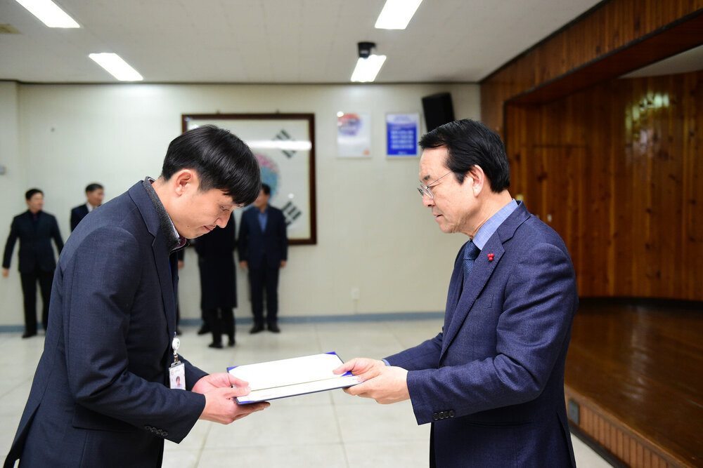 2019년도 상반기 6급이하 정기인사 임용장교부-1