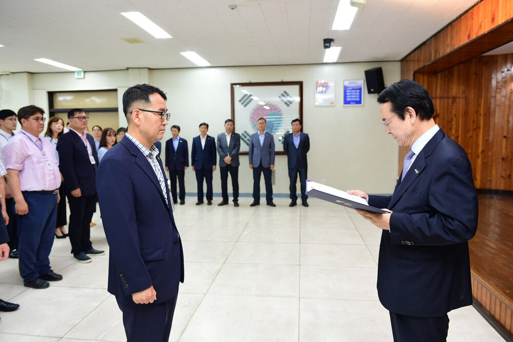  2019년도 하반기 4급이하 정기인사  임용장 교부
