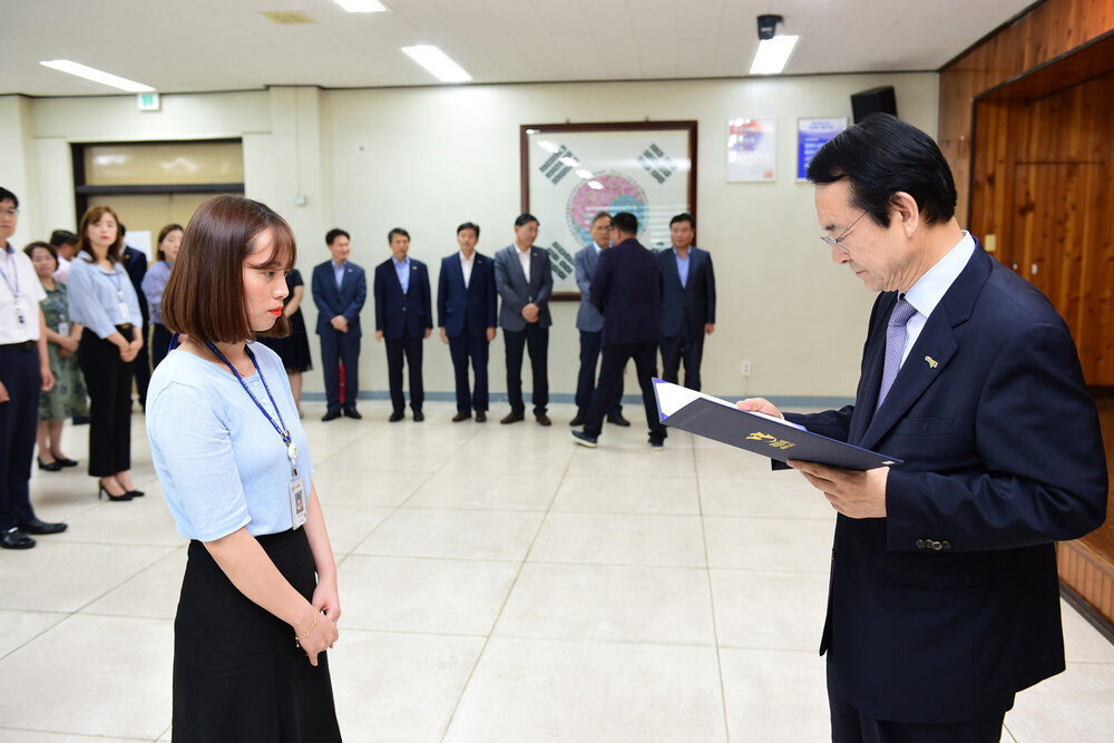  2019년도 하반기 4급이하 정기인사  임용장 교부