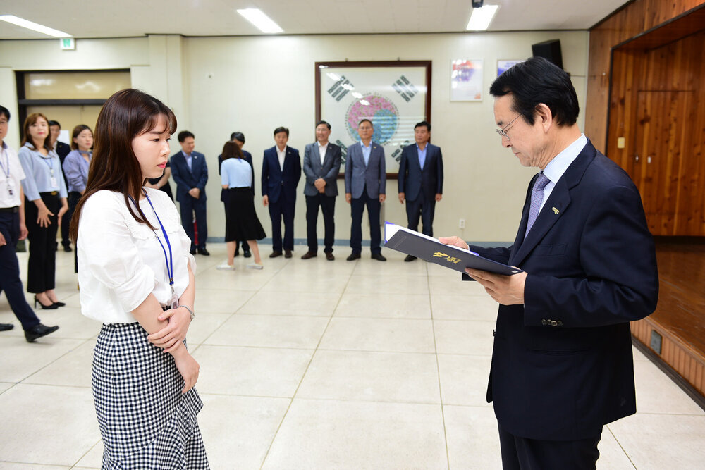  2019년도 하반기 4급이하 정기인사  임용장 교부
