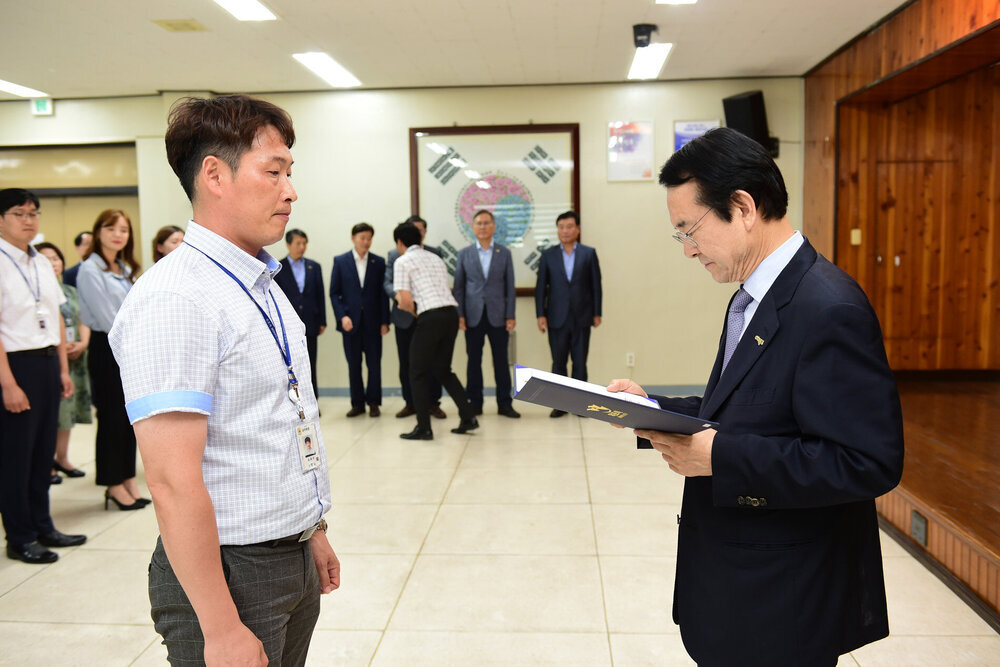  2019년도 하반기 4급이하 정기인사  임용장 교부