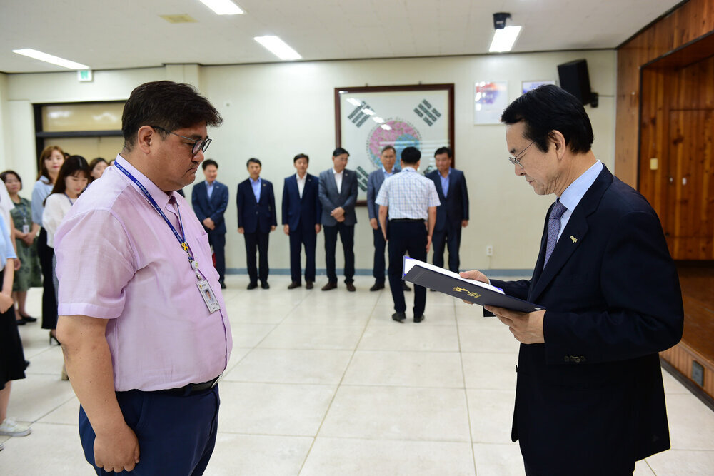  2019년도 하반기 4급이하 정기인사  임용장 교부