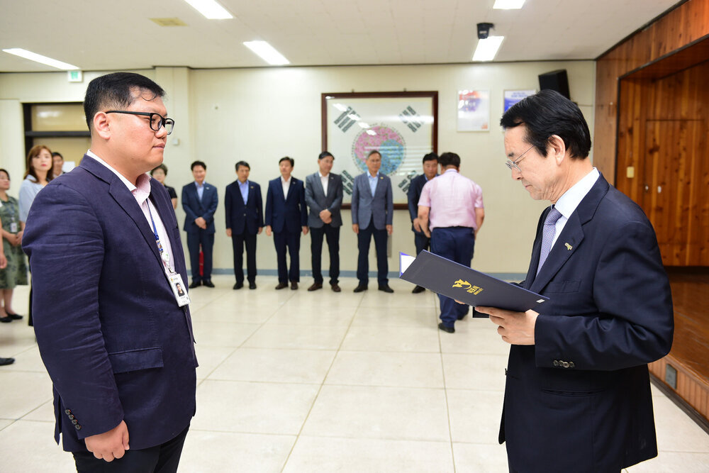  2019년도 하반기 4급이하 정기인사  임용장 교부