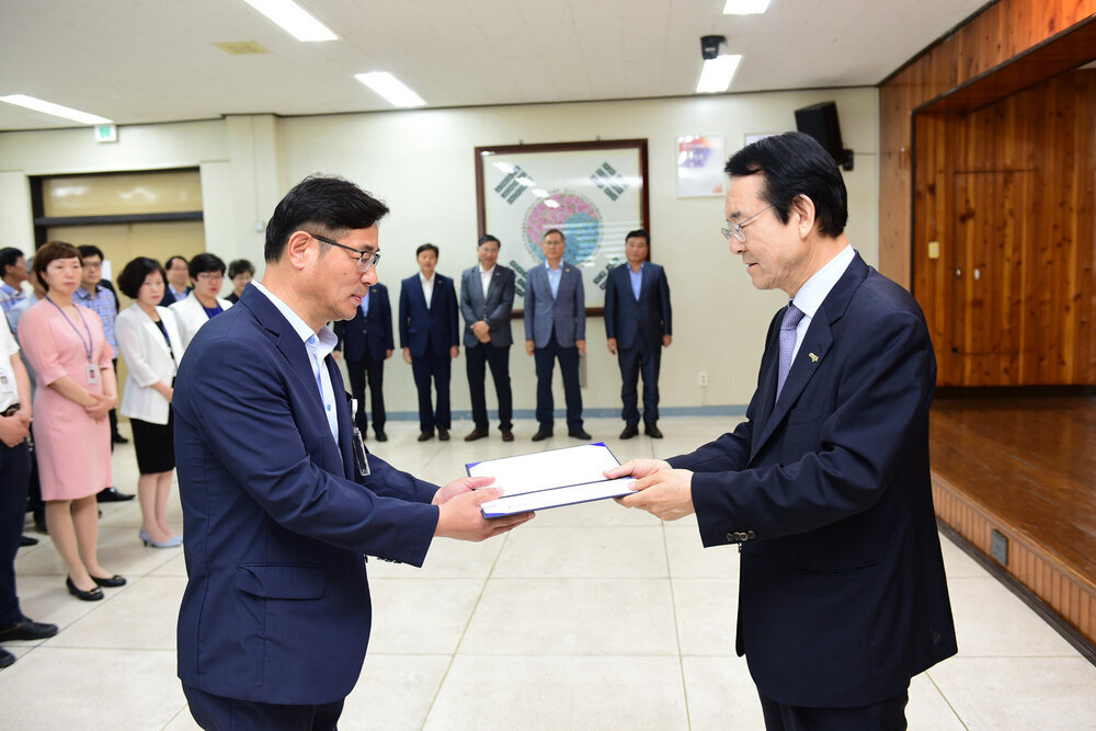  2019년도 하반기 4급이하 정기인사  임용장 교부