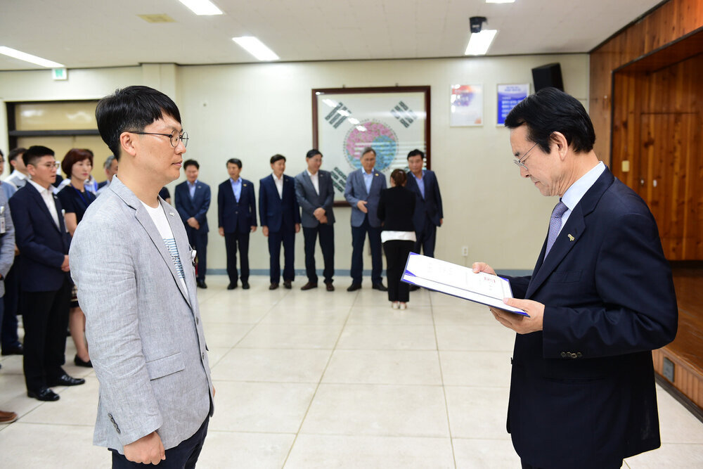  2019년도 하반기 4급이하 정기인사  임용장 교부