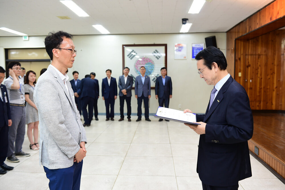  2019년도 하반기 4급이하 정기인사  임용장 교부