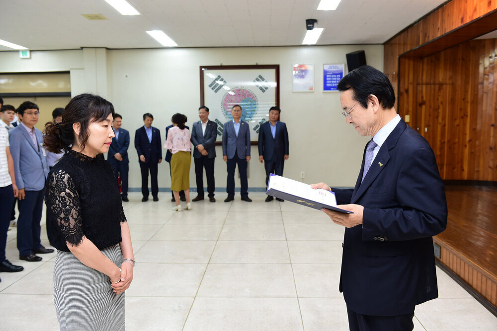  2019년도 하반기 4급이하 정기인사  임용장 교부