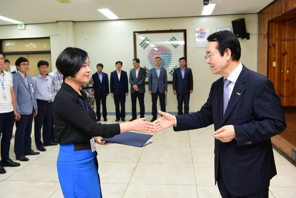  2019년도 하반기 4급이하 정기인사  임용장 교부