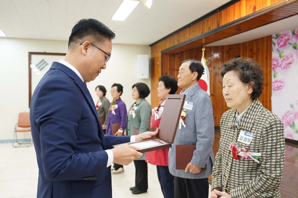 (05.08.회의실) 어버이날 기념행사-2